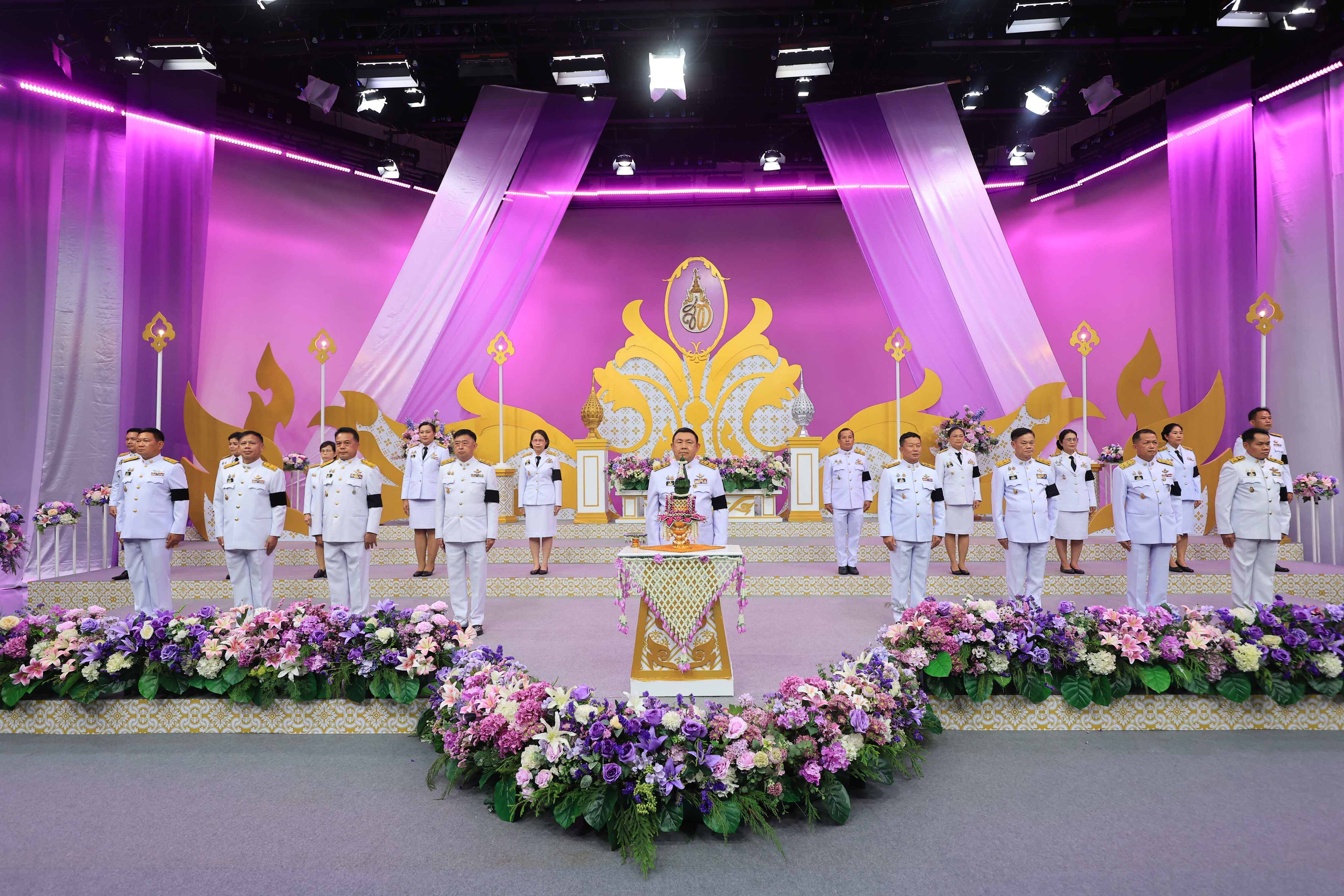 title - คณะผู้บริหาร ส.ป.ก. บันทึกเทปถวายพระพรชัยมงคล สมเด็จพระนางเจ้าสุทิดา พัชรสุธาพิมลลักษณ พระบรมราชินี เนื่องในโอกาสวันเฉลิมพระชนมพรรษา 48 พรรษา